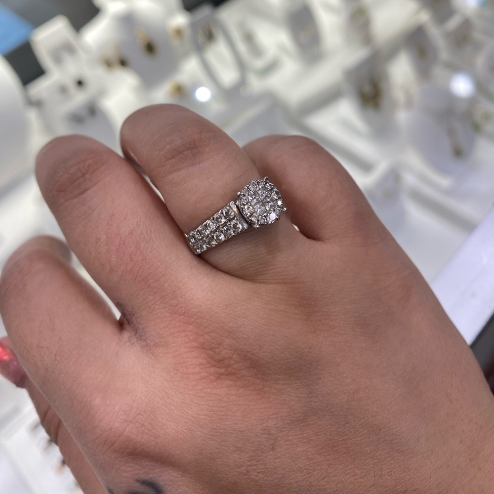 14k Diamond ring
